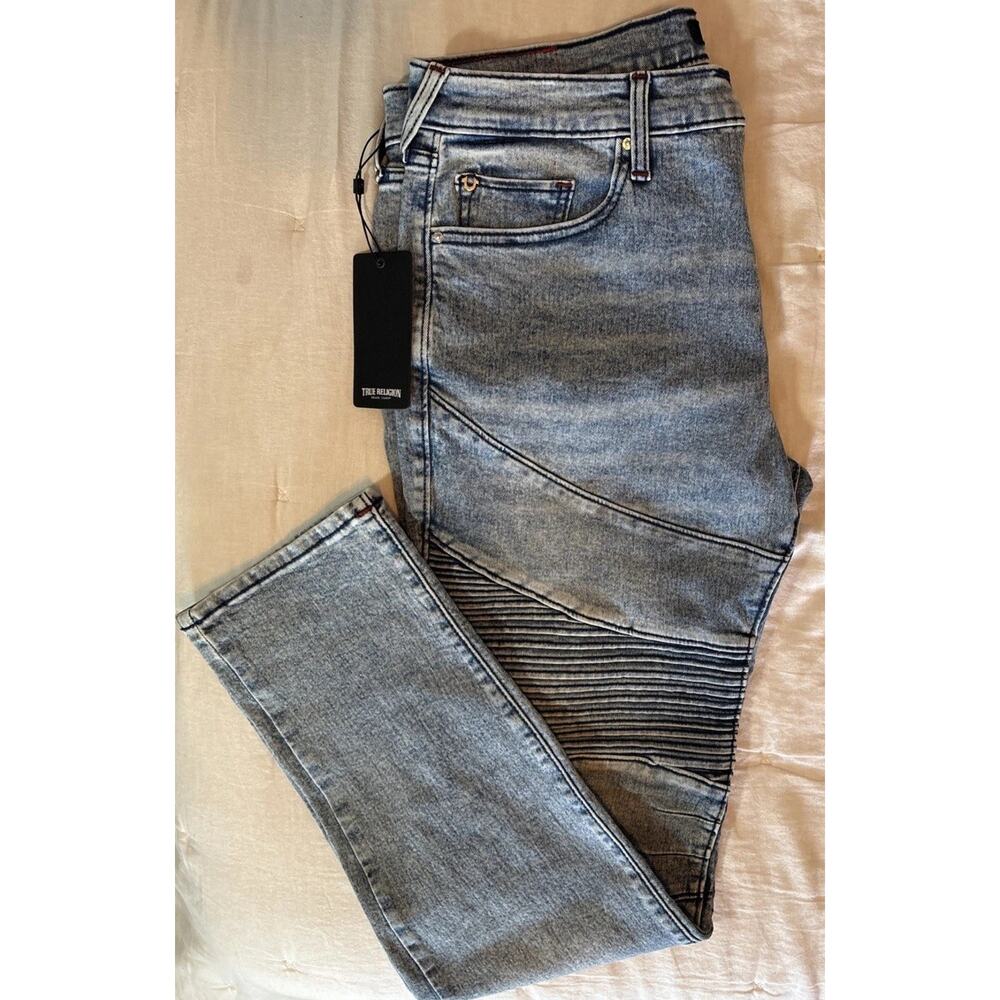 NWT True Religion Jeans 36x32 Light Wash Rocco Moto Relaxed Skinny Red Stitch
